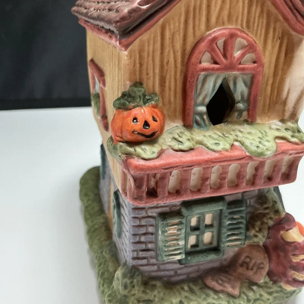 Vtg Ghoulsville Pumpkin Factory Halloween House Porcelain W/ Box - House Only